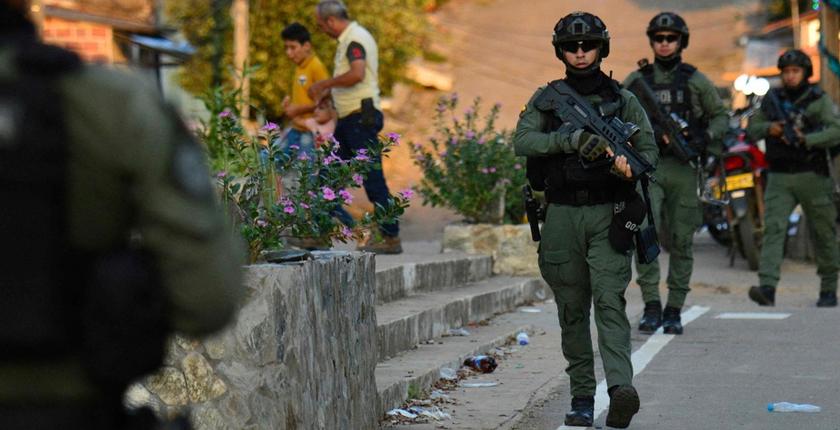 Colombie : le gouvernement durcit son offensive contre les groupes armés et le narcotrafic