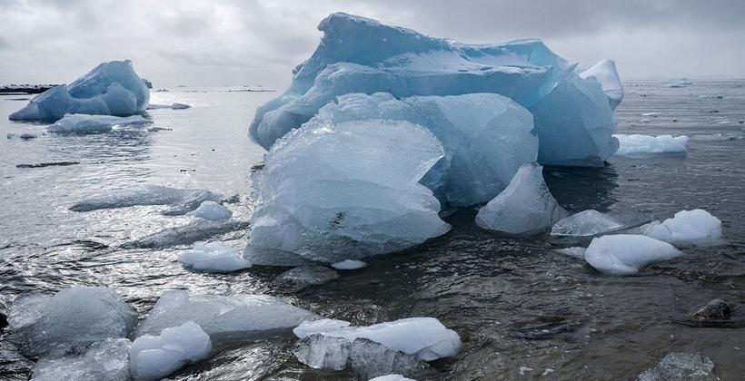 Greenland and Antarctica lose more than 11 trillion tonnes of ice as seas continue to rise