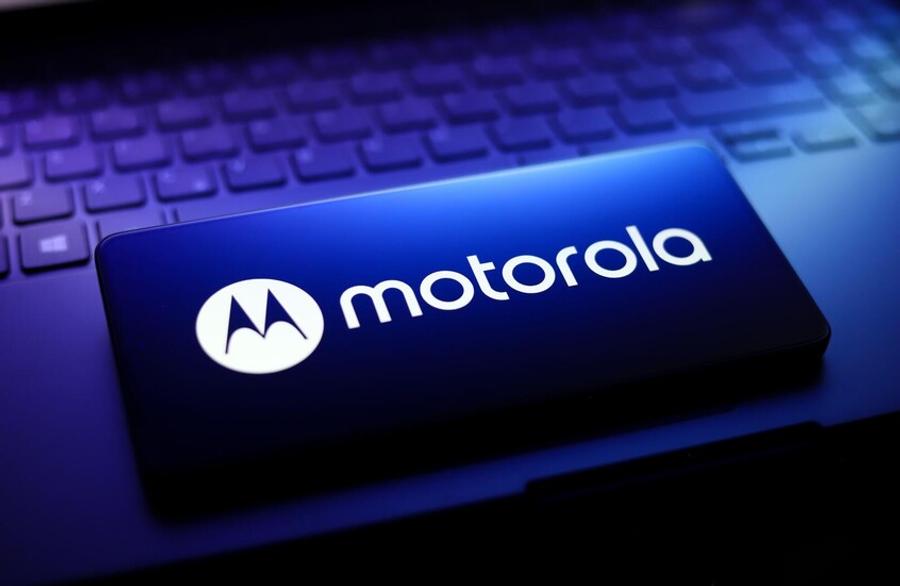 Motorola, Signature 27'yi yeni amiral gemisi olarak tanıttı