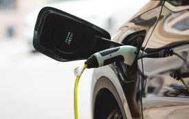 Automobile : les voitures électriques accélèrent en Europe en 2026