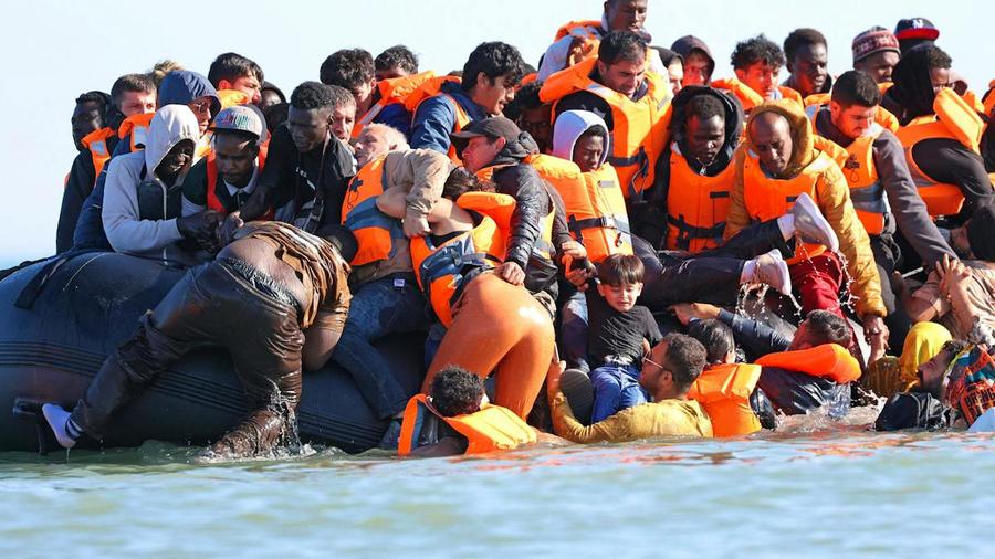Royaume-Uni : 781 migrants traversent la Manche en une seule journée