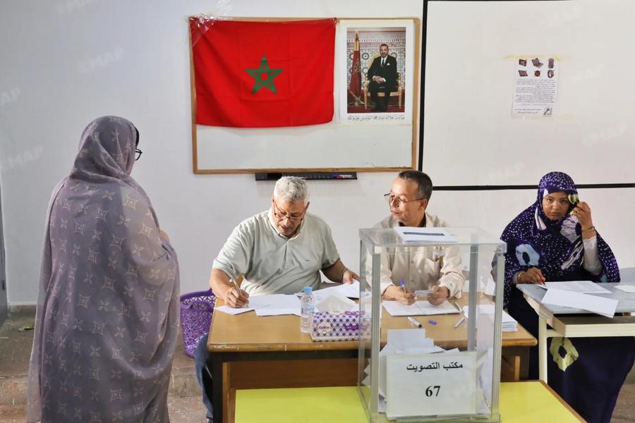الإقبال الانتخابي بالأقاليم الجنوبية يتصدر اهتمام الإعلام الإسباني