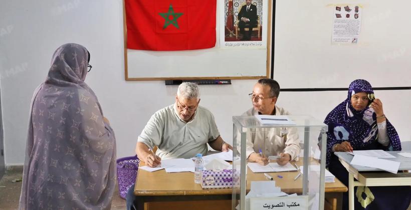 الإقبال الانتخابي بالأقاليم الجنوبية يتصدر اهتمام الإعلام الإسباني