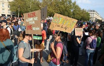 Frankreich organisiert landesweite Klimaproteste nach rekordverdächtigem Sommer