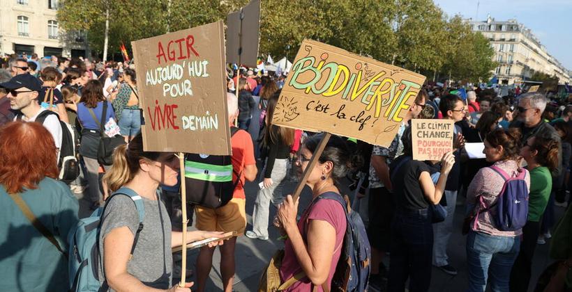 Frankreich organisiert landesweite Klimaproteste nach rekordverdächtigem Sommer