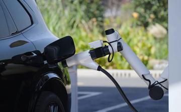 Geely accélère la recharge des voitures électriques avec une technologie annoncée à 2,25 MW