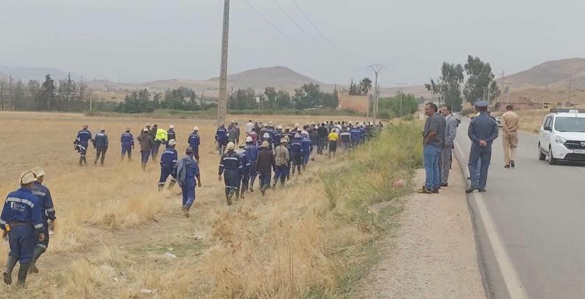 بعد مصرع 3 عمال.. مسيرة احتجاجية على الأقدام لعمال منجم نحو خنيفرة