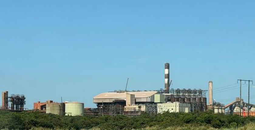Irlande : une usine d’alumine alimente indirectement la chaîne d’approvisionnement militaire russe