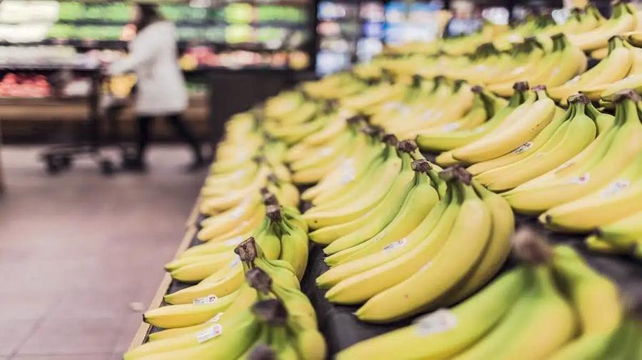 Algeria banana prices reach 2,800 dinars as consumers voice frustration