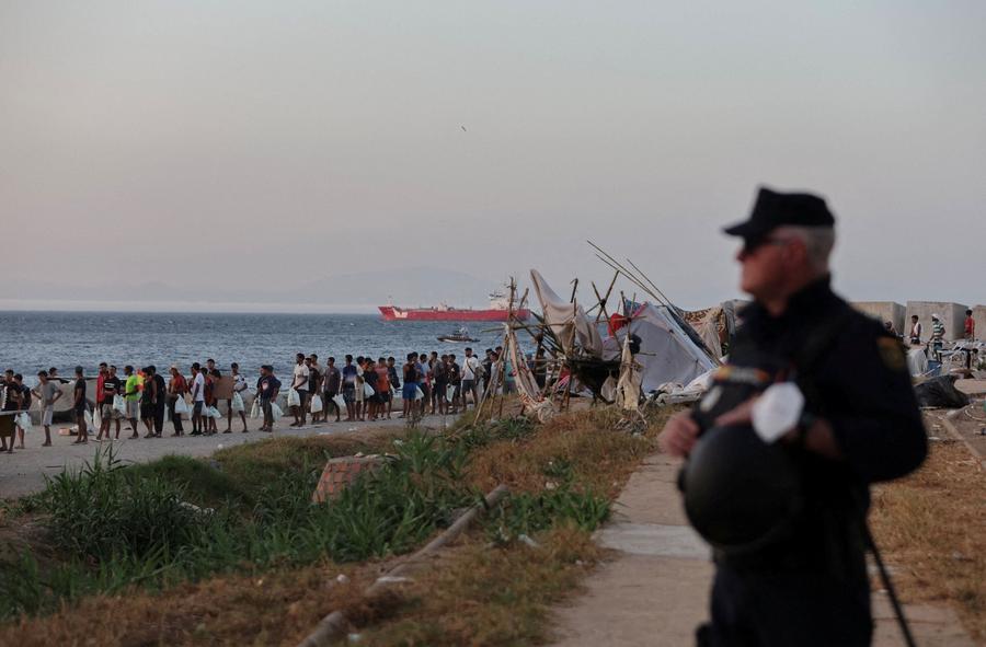 Ceuta : la crise migratoire provoque une importante mobilisation à Madrid