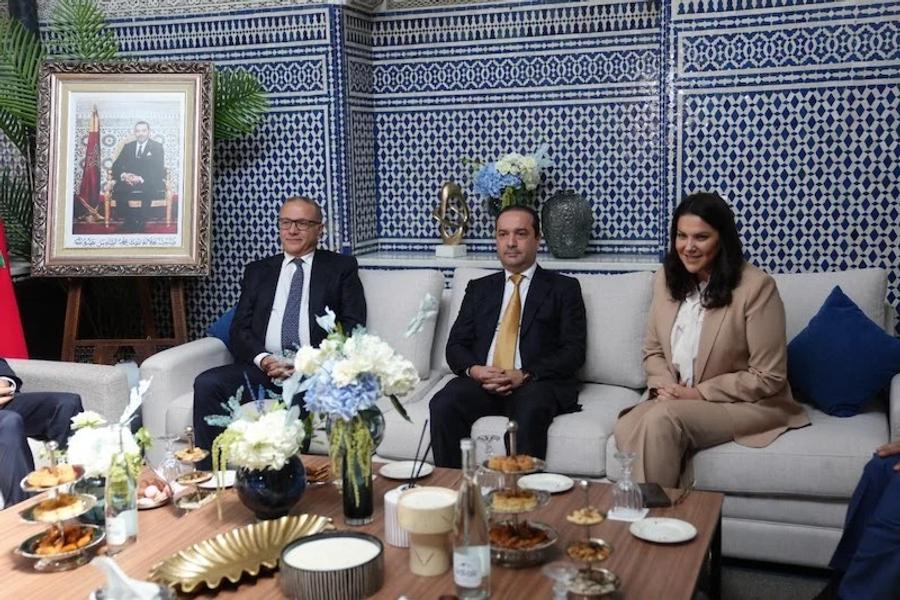المنصوري تبدأ مشاورات تشكيل الحكومة بلقاء قيادة "الأحرار"