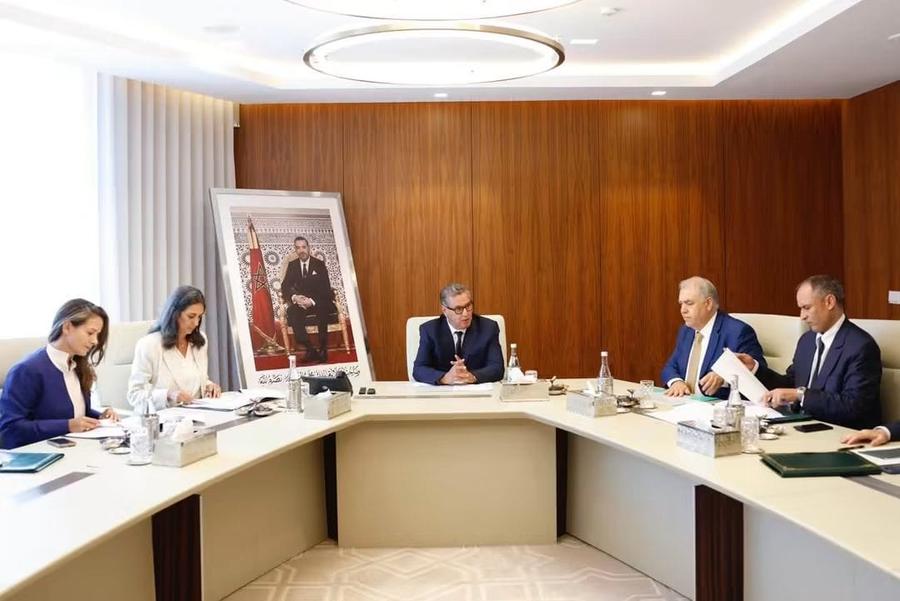الحكومة تواصل دعم مهنيي النقل لمواجهة غلاء المحروقات