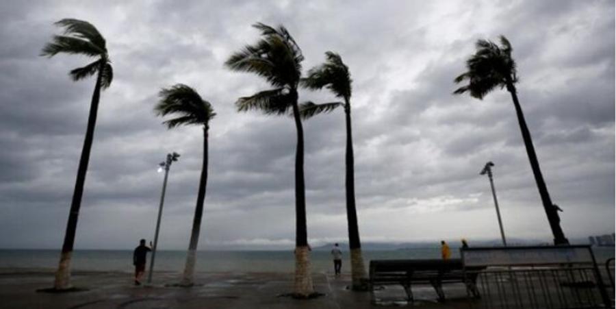 Ouragan Polo : la côte pacifique du Mexique frappée par un puissant cyclone