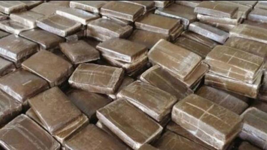طنجة المتوسط.. إحباط محاولة تهريب 238 كيلوغراما من الشيرا