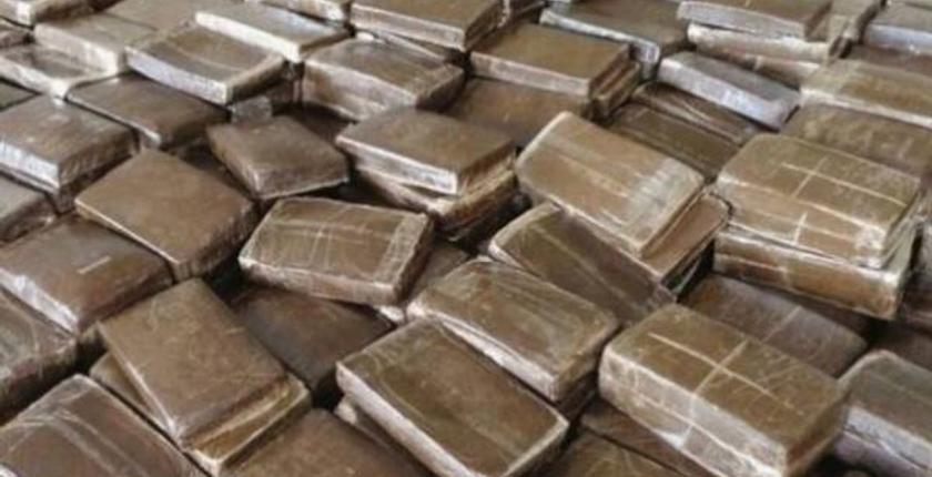 طنجة المتوسط.. إحباط محاولة تهريب 238 كيلوغراما من الشيرا