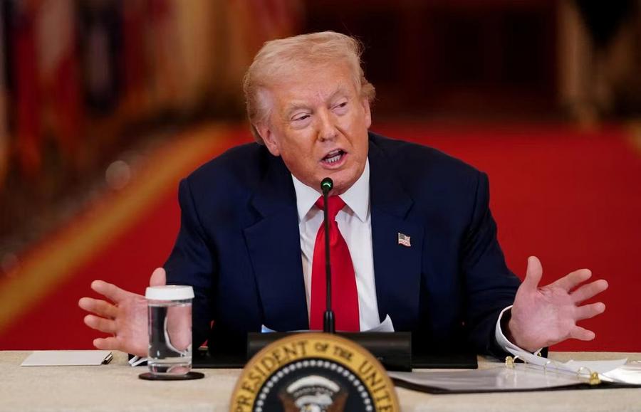 Trump, Iowa'da 15 milyar dolarlık çelik tesisi tanıttı