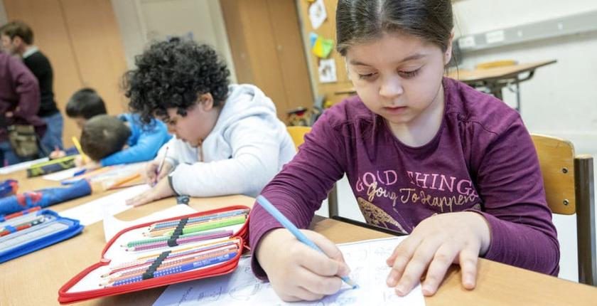 Bilinguisme chez l’enfant : comment accompagner l’apprentissage de deux langues sans pression