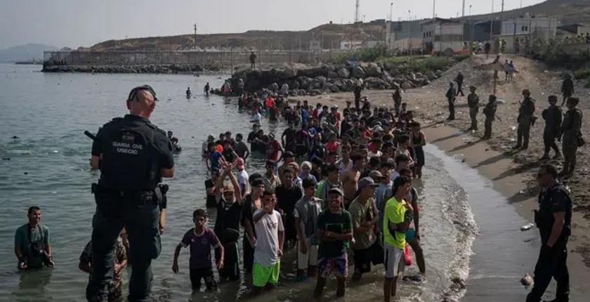 أزمة سبتة تفجر مواجهة جديدة بين سانشيز والمعارضة