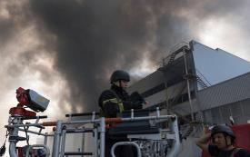 Guerre en Ukraine : une frappe de drones russes détruit un entrepôt lié à Kvartal 95