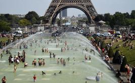 France records nearly 8,000 excess deaths during summer heatwaves