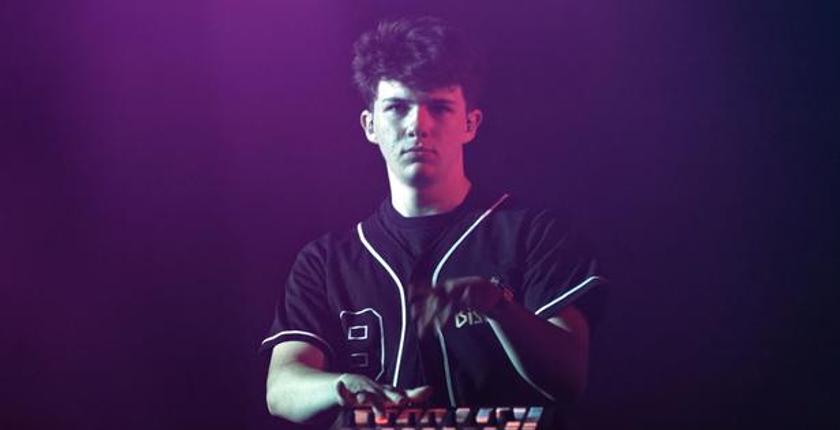 Petit Biscuit annule sa tournée en Australie et en Indonésie pour préserver sa santé mentale