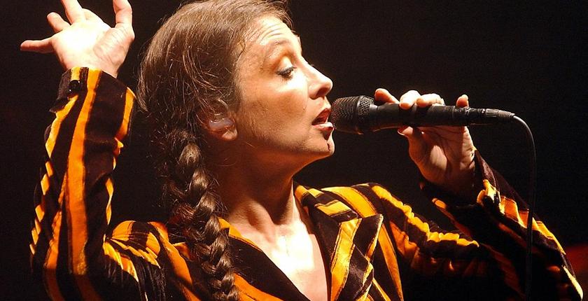 Après la disparition de Catherine Ringer, les Rita Mitsouko retrouvent le sommet des écoutes