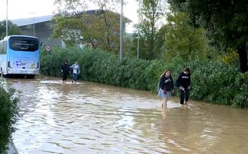 Intempéries en Catalogne : Barcelone frappée par de fortes inondations et de graves perturbations