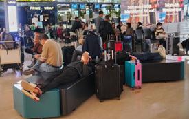 Indonésie : l’éruption de l’Anak Krakatau paralyse le trafic aérien et affecte plus de 270 000 voyageurs