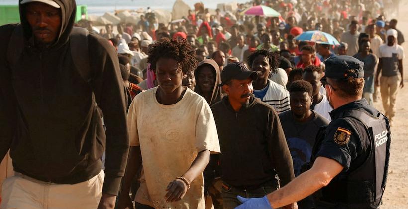 Crise migratória em Ceuta: a gestão do governo Sanchez desaprovada pela maioria dos espanhóis