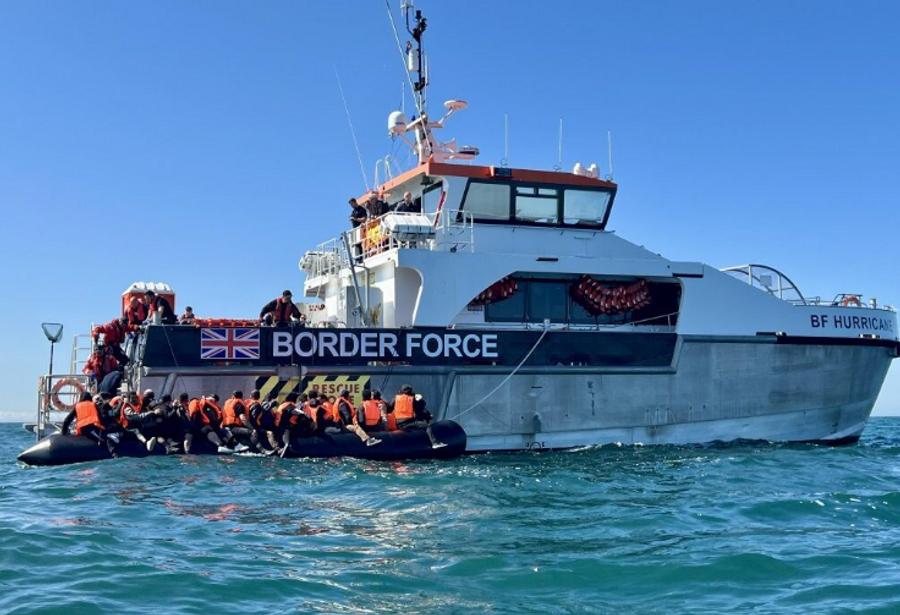 Channel crossings continue as UK authorities intercept boat carrying 140 migrants