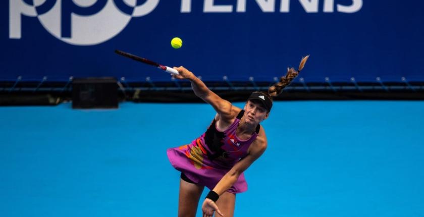 US Open : Rybakina domine Osaka et se rapproche du trône mondial