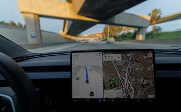 Tesla : la Slovénie autorise le FSD avant un possible feu vert européen