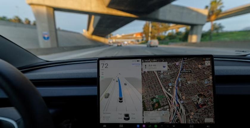 Tesla : la Slovénie autorise le FSD avant un possible feu vert européen