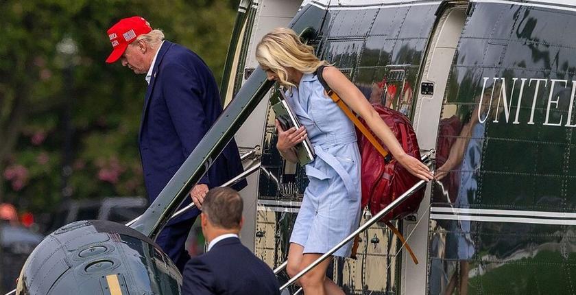 Trump gives four White House aides $155,000 in cash gifts