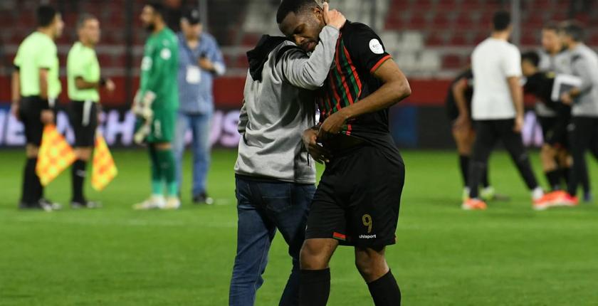 إصابة جويل بيا تربك حسابات الجيش الملكي قبل الموسم الجديد