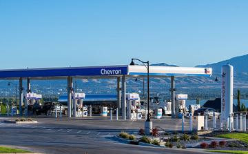 US diesel prices surpass $6 per gallon for the first time