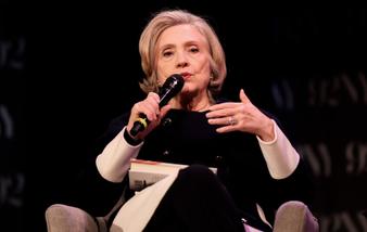 Hillary Clinton criticizes Netanyahu government and calls for a tougher US stance