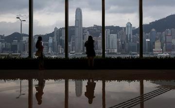 Hong Kong : le régulateur durcit la surveillance des banques d’affaires face au boom des introductions en Bourse
