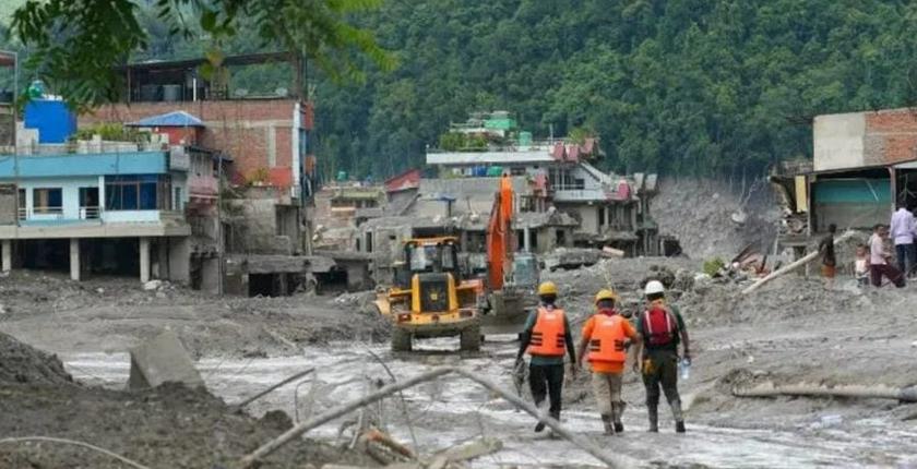 Crue dans l’Himalaya : le bilan atteint 1 400 morts et plus de 5 800 disparus