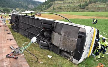 Suisse : cinq morts et 40 blessés dans l’accident d’un car de touristes néerlandais
