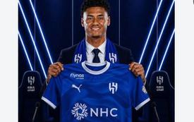 الهلال يعزز هجومه بالدولي الإنجليزي أولي واتكينز
