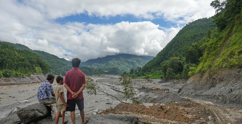 Nepal'deki toprak kayması felaketinde ölü sayısı 1,056'ya yükseldi