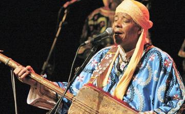 Aziz Baqbou, une voix de la tradition gnaouie s’éteint au Maroc