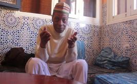 المعلم الكناوي عزيز باقبو يترجل عن قطار الحياة