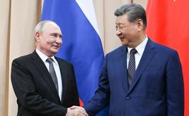 Poutine-Pezeshkian : une rencontre stratégique au sommet de l’OCS au Kirghizstan
