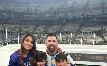 Messi recebe apoio emocional da esposa após anúncio de aposentadoria internacional