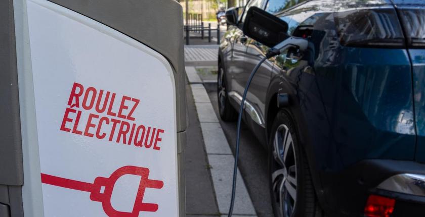 Automobili in Francia: l'elettrico raggiunge il 38% delle vendite di auto nuove ad agosto