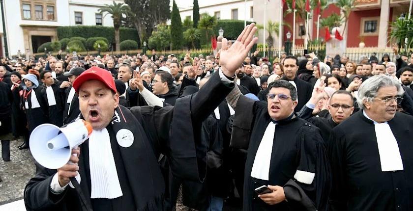 المحامون يتجهون لتمديد التوقف عن تقديم الخدمات المهنية