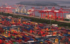 Chine : 20 morts dans l’incendie d’un cargo en maintenance