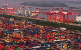 Chine : 20 morts dans l’incendie d’un cargo en maintenance